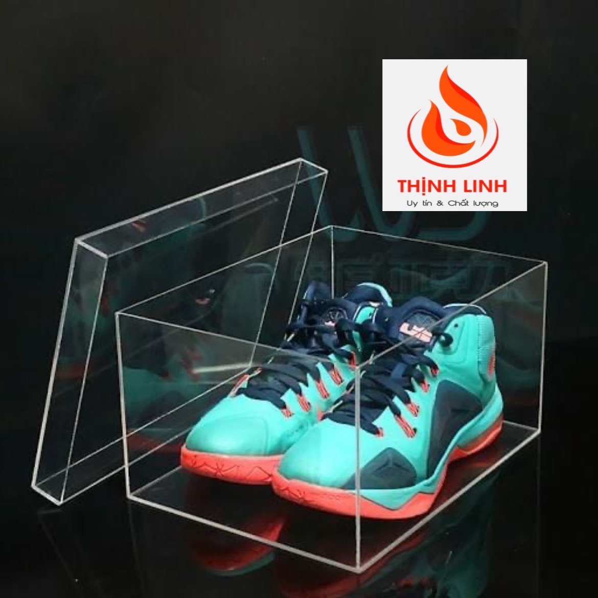 Hộp mica trưng bày giày