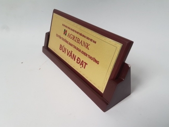 Biển Chức Danh Gỗ Đồng Tam Giác Biển Chức Danh Gỗ Đồng Tam Giác