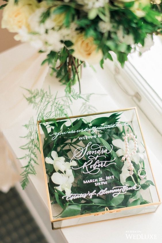 Hộp Mica Trưng Bày Hoa Mẫu 5