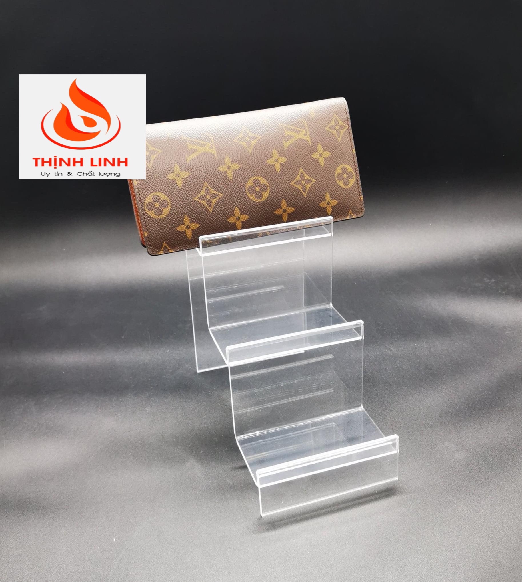 Kệ Mica Trưng Bày Ví